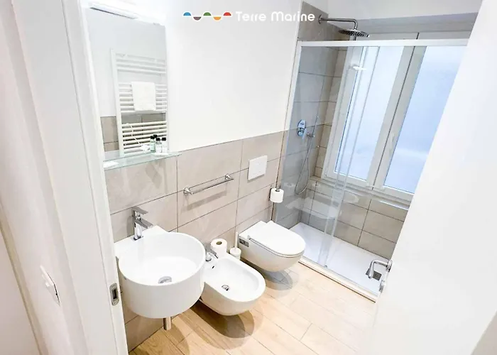 Sapri 29, Terre Marine 3* La Spezia