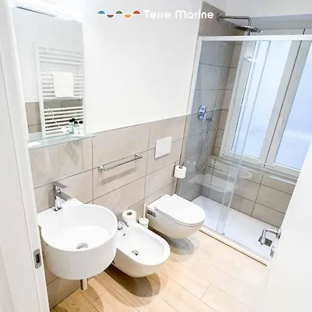 Sapri 29, Terre Marine 3* La Spezia